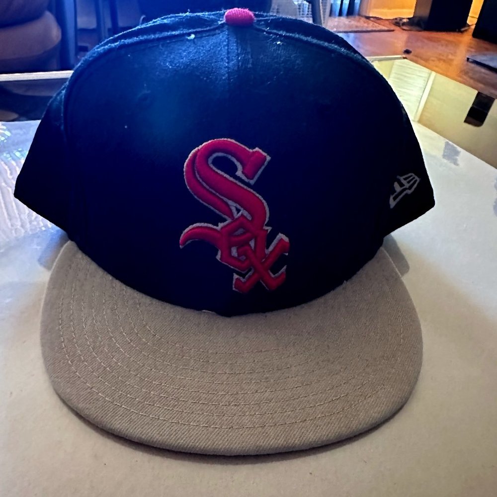 Lightly Used New Era White Sox Fitted Cap Sized 8
